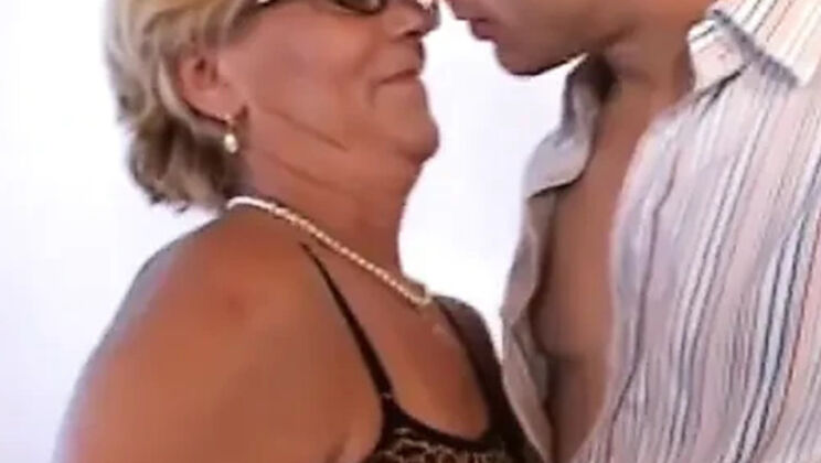 Young dick for hot granny