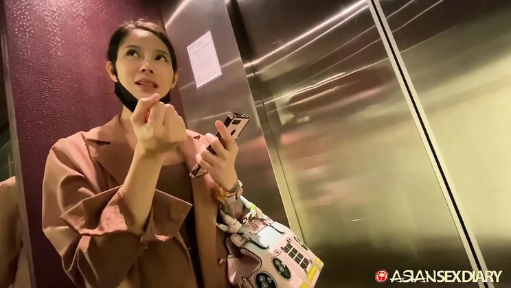 Busty Pinay MILF Gets Creampied by Foreigner