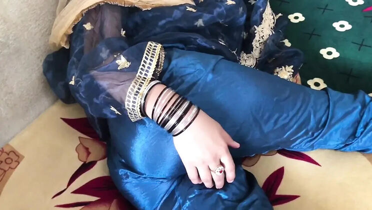 Desi Bhabhi Gets Hardcore Creampie From Boyfriend While Hubby Away | Full HD