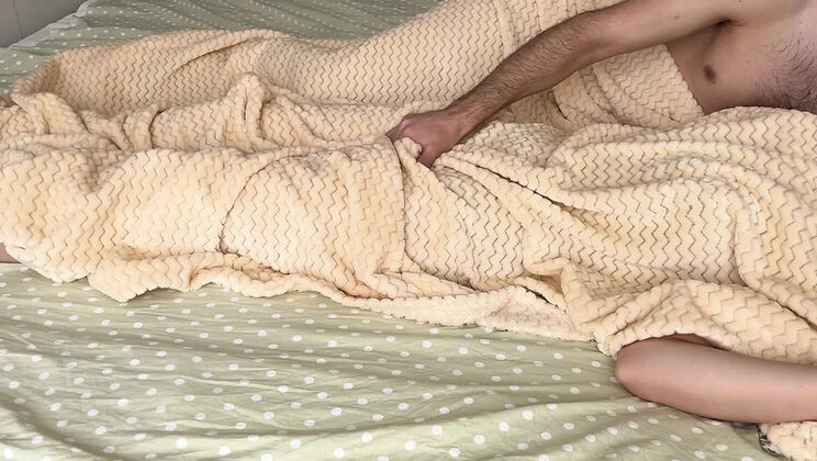 Sharing Bed With Hot Stepsister Turns Into Wild Sex