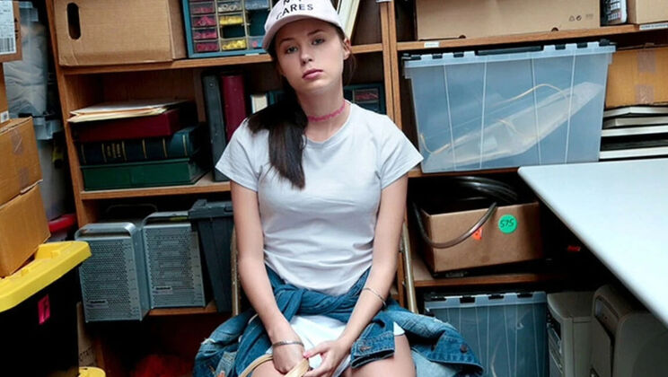 stripper cute teen caught shoplifting gets facial from security guard