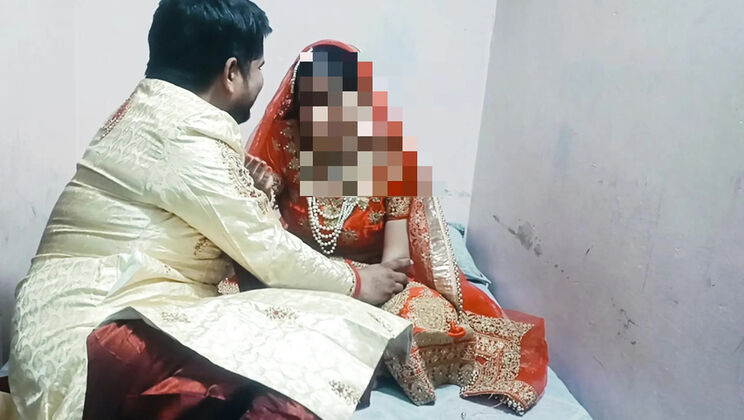 Suhagrat Ka Maja Part 1: Horny Indian Girl's First Time