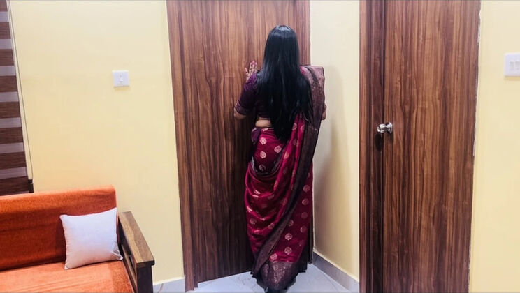 Indian Saree Bhabhi Gets Fucked by Horny Young Tailor | Hindi Audio