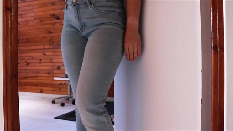 New Neighbor Gets A Hot Introduction From Mimi Sexy