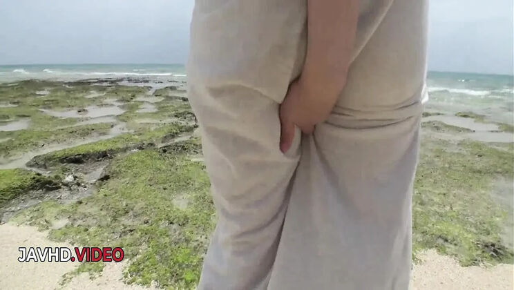 Hot Asian MILF Kyouko Maki Gets a Raw Creampie Outside