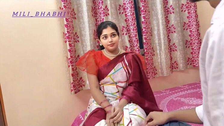 Mili Bhabi Ki Tight Pussy Seal Break - Desi Village Girl Raw Sex With BBC Cumshot