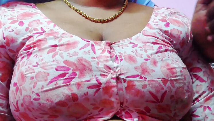 Homely Desi Aunty Seduces Boyfriend With Big Boobs