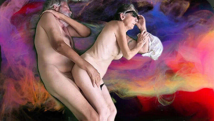 GILF Fucking in Hawaii on a Green Screen – Amateur Mature Couple Spooning Sex