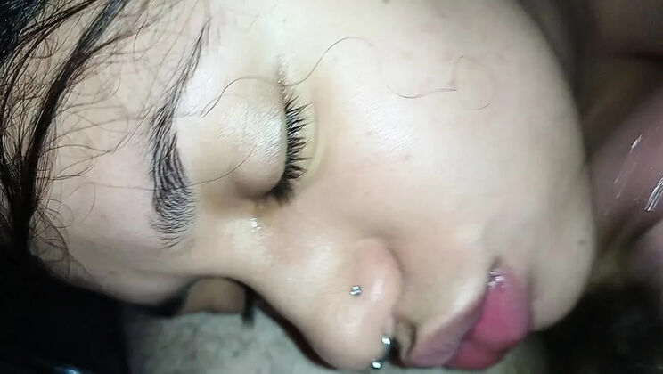 CREAMPIE ON BIG LIPS SEATED BY SPERM