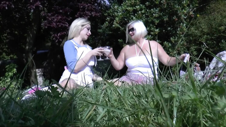 Hot Lesbian Sluts Play Outside