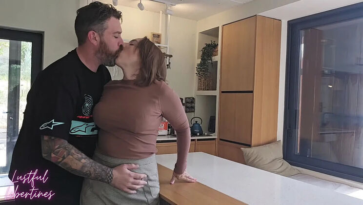 Creampie My Ex Wife: Hairy MILF Piss Queen Squirt Session
