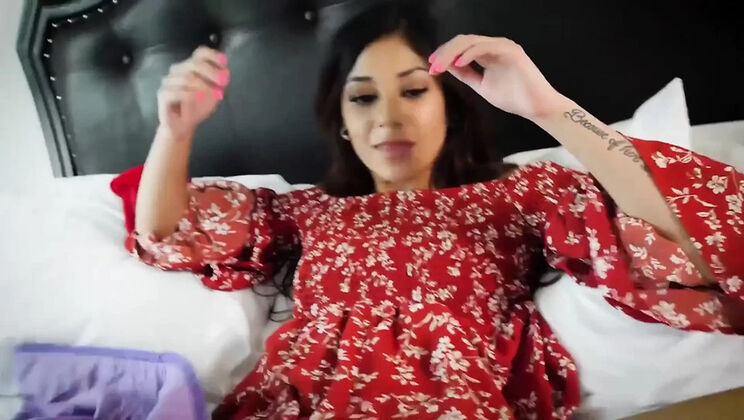 Horny Teen Stepdaughter Sends Nudes to Stepdad by Mistake – He Cums Hard
