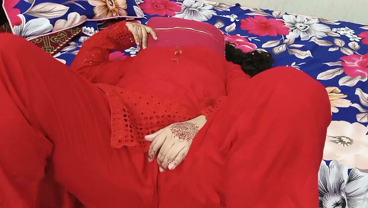 Indian Wife QueenbeautyQB Gets Creampie in Romantic Homemade HD Video